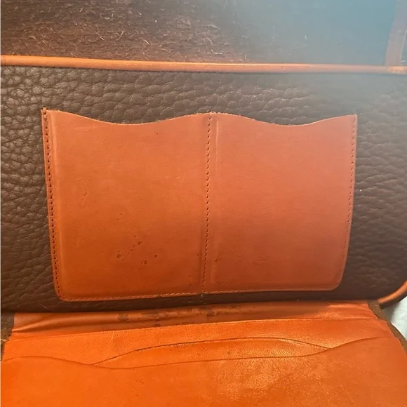 Classic Black Leather Crossbody Bag - Picture 7 of 9